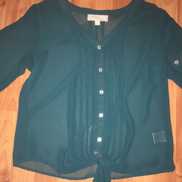 {olive & oak} blouse - Picture 3 of 7